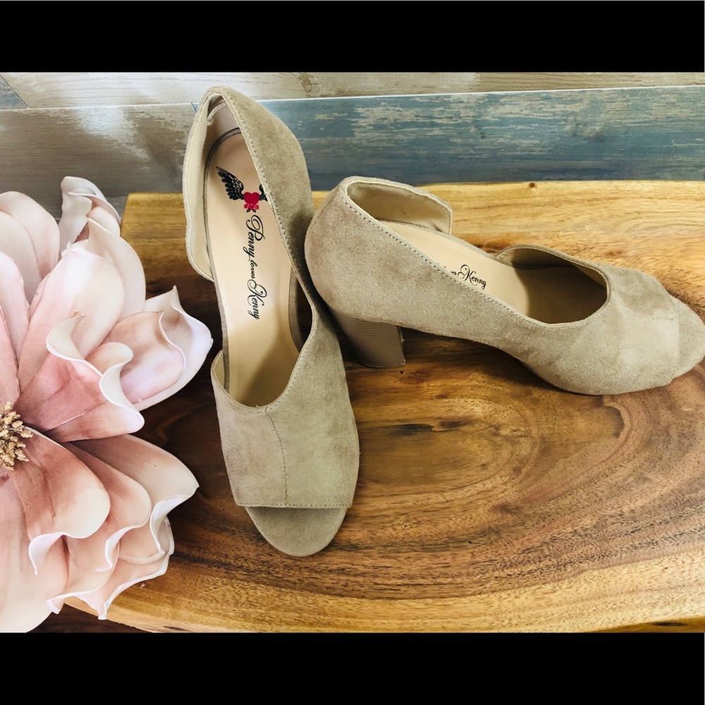 NWOT Penny Loves Kenny Nude Shoes